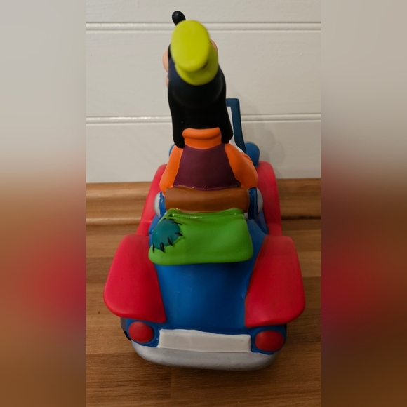 Disney Goofy Piggy Bank - Picture 4 of 6